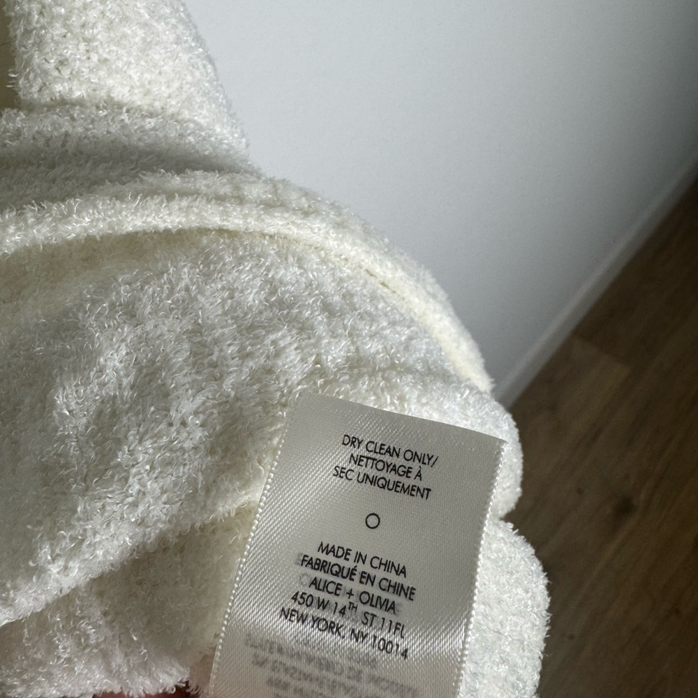 Alice + Olivia White Cream Knit Sweater - Picture 4 of 4